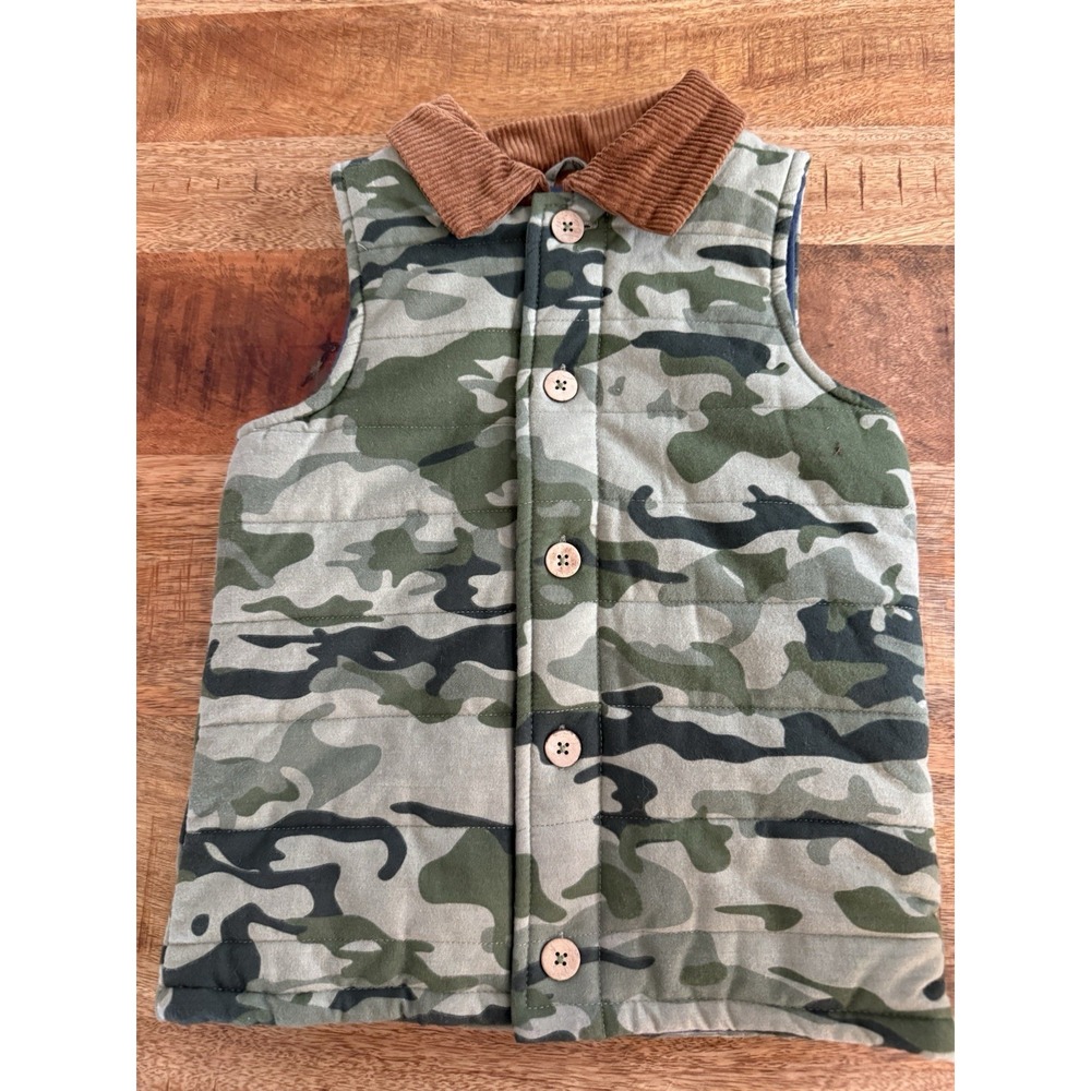 Mud Pie Boys Camo Puffer Vest Size Large 4T-5T Sherpa Lined Green Camouflage